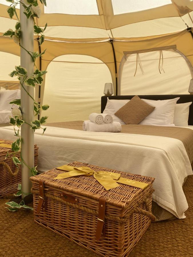 Fonclaire Holidays Glamping 'Luxury Camping' Blond Exteriör bild